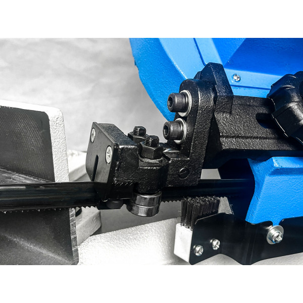 Ferăstrăul cu bandă pentru metal PMS 180/300...